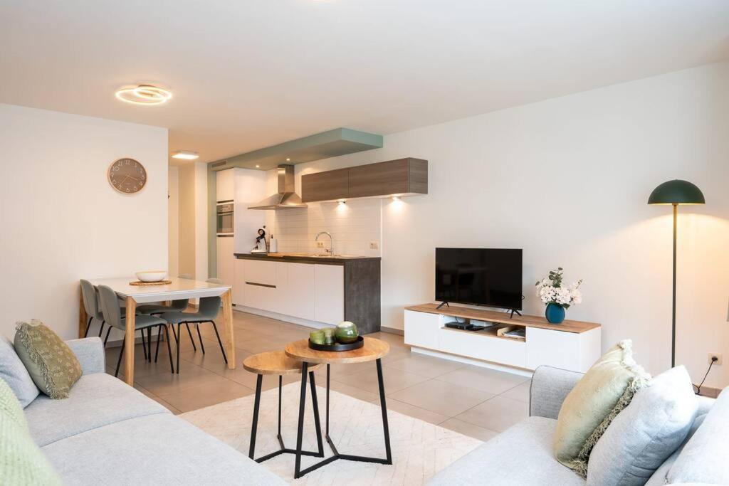 Appartement Stijlvol Genieten Pal In Het Centrum Oostende